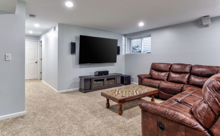 Old Irving Basement With Bathroom